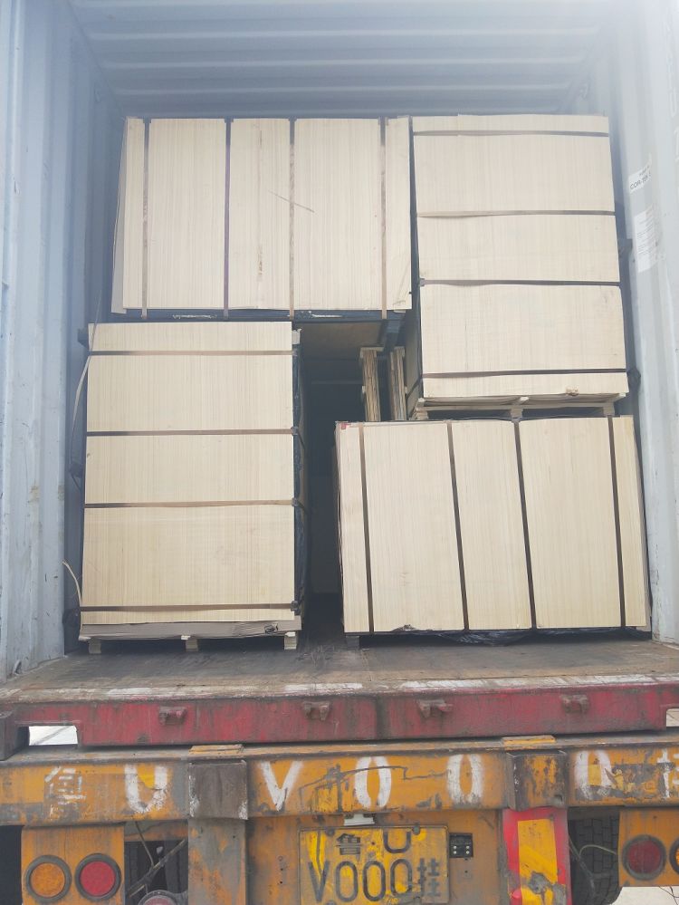 装柜.jpg 装柜.jpg